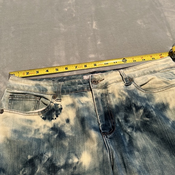 Chico’s Tie-Dye Crop Jeans - Picture 7 of 7